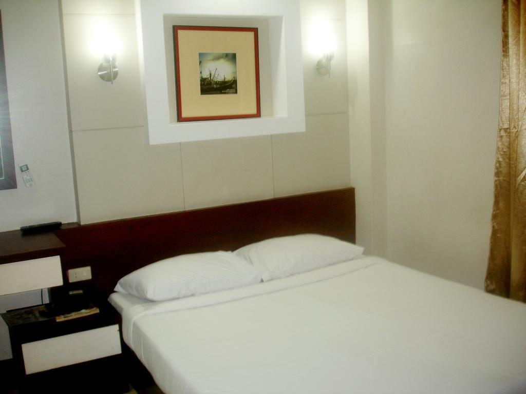 Hôtel Roxas Midtown Chambre photo