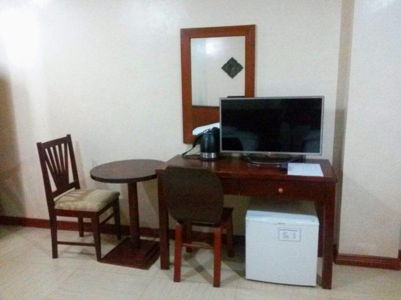 Hôtel Roxas Midtown Extérieur photo